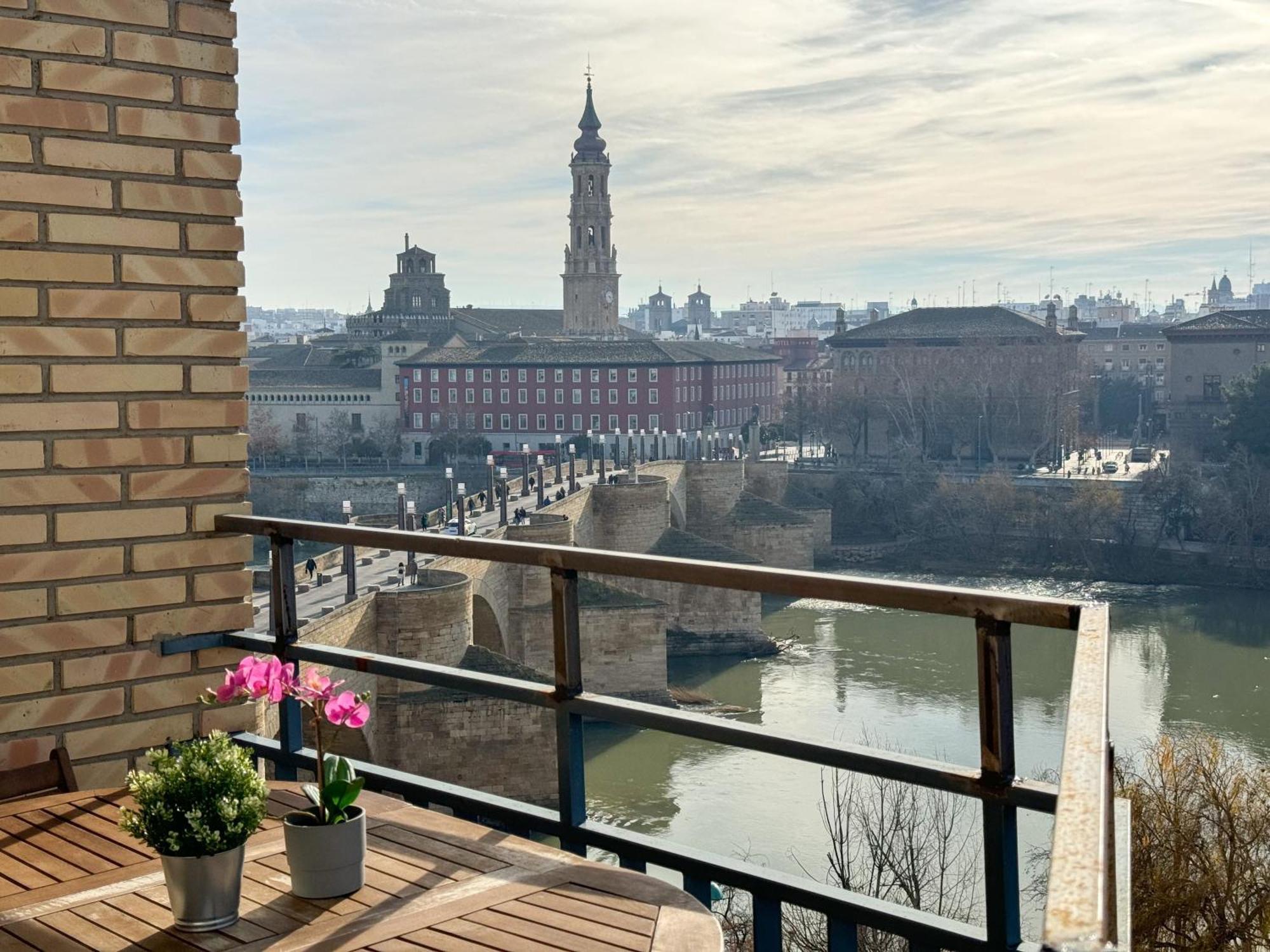 El Puente Del Pilar Comotucasa Saragosse